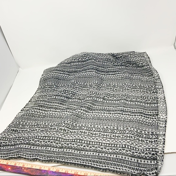 ๐3/$20๐ Striped Mixed Print Infinity Scarf Black White - Picture 4 of 6